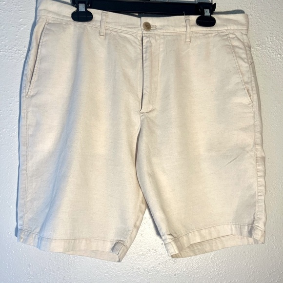 GAP Linen Cotton Blend Mens Size 34 Flat Front Beige 10" Inseam Shorts - Picture 1 of 6